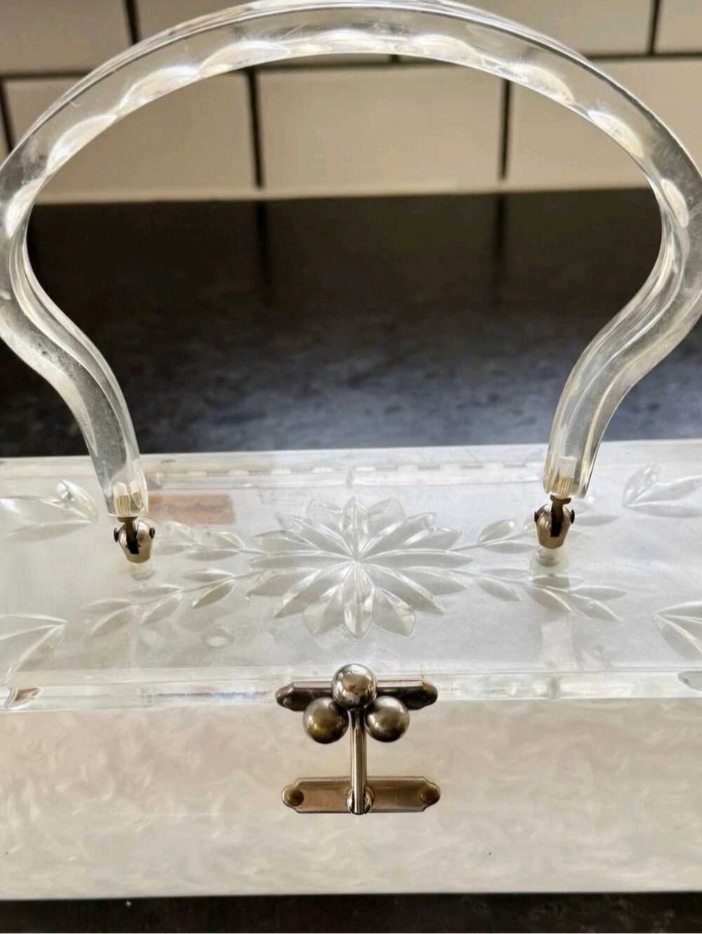 Vtg.Charles S. Kahn Of Miami White Pearl Floral Motif Lucite Box Purse